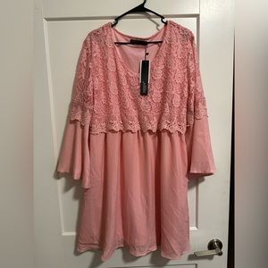 Pink lace Flowy dress, above knee. Size XXL.